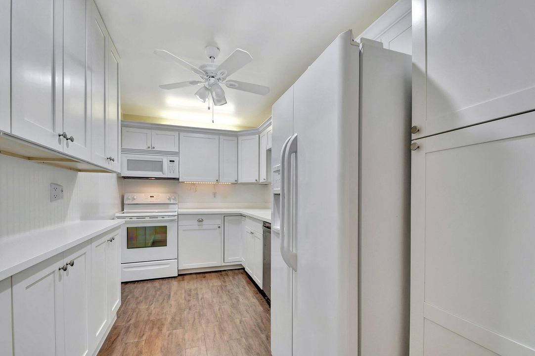 For Sale: $239,000 (2 beds, 2 baths, 1238 Square Feet)