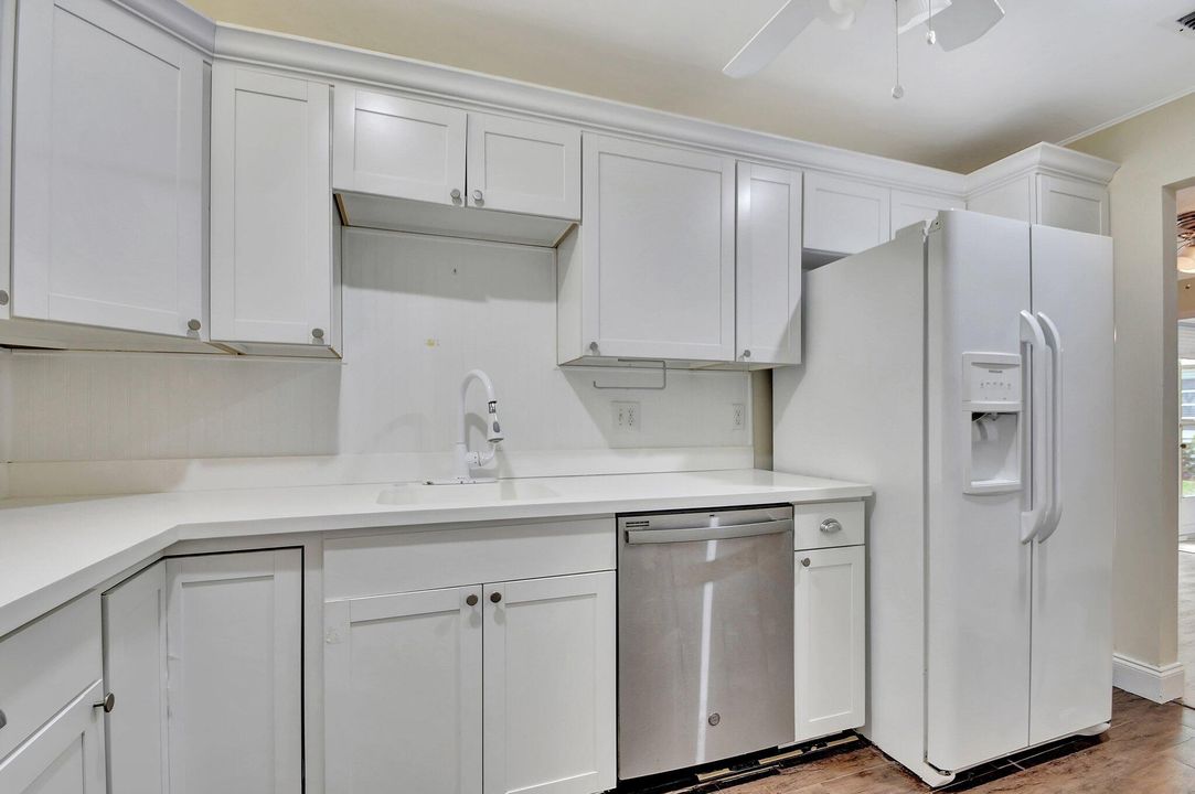 For Sale: $239,000 (2 beds, 2 baths, 1238 Square Feet)