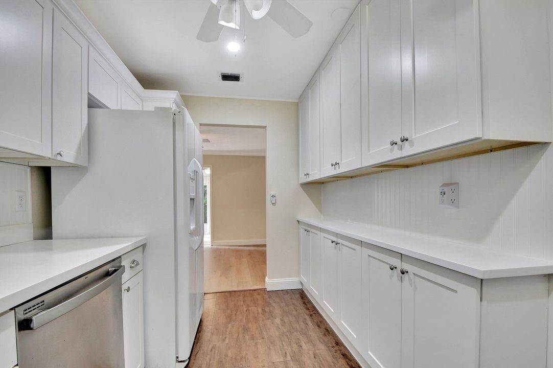 For Sale: $239,000 (2 beds, 2 baths, 1238 Square Feet)