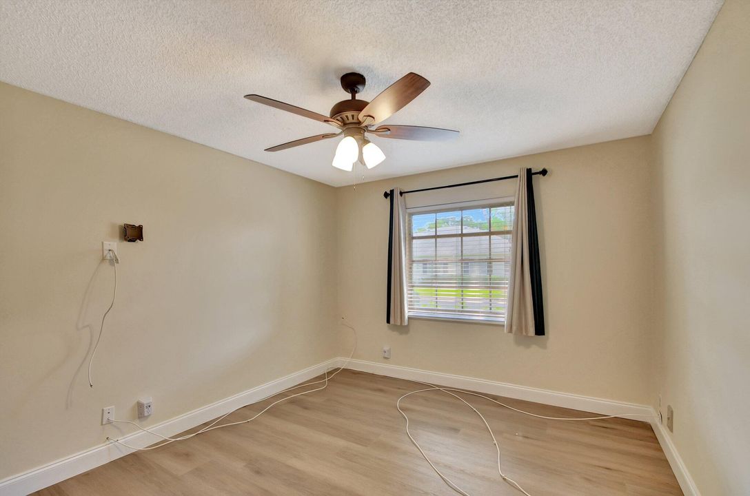 For Sale: $239,000 (2 beds, 2 baths, 1238 Square Feet)