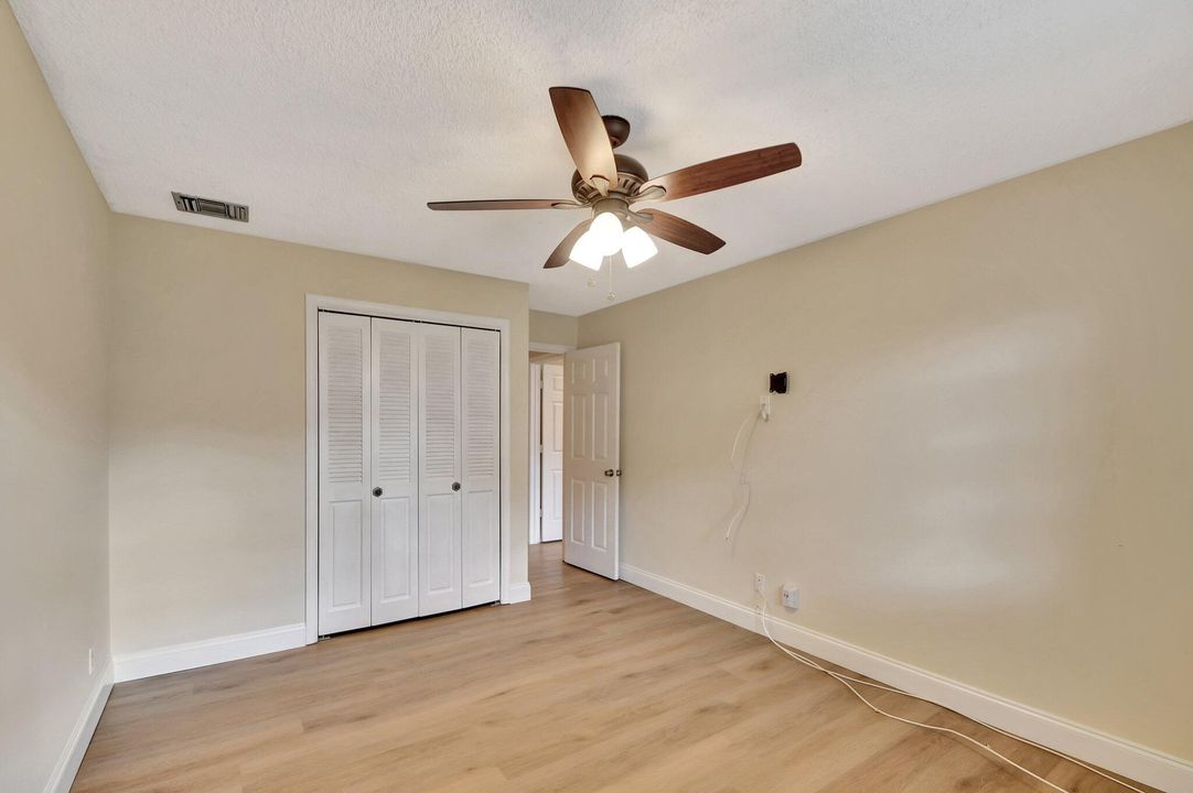 For Sale: $239,000 (2 beds, 2 baths, 1238 Square Feet)