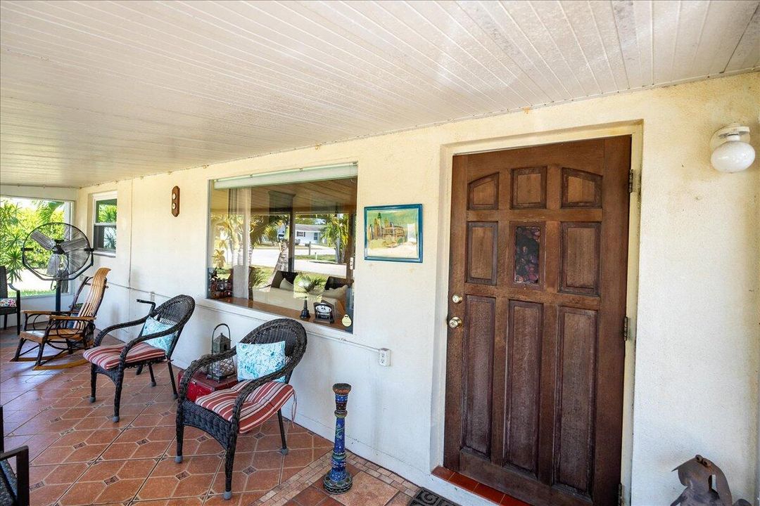 En Venta: $388,000 (2 camas, 2 baños, 897 Pies cuadrados)