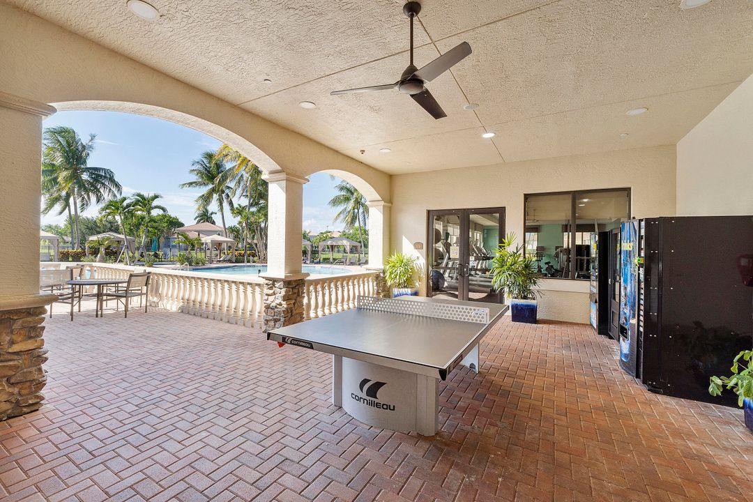 Active With Contract: $689,000 (4 beds, 3 baths, 2530 Square Feet)