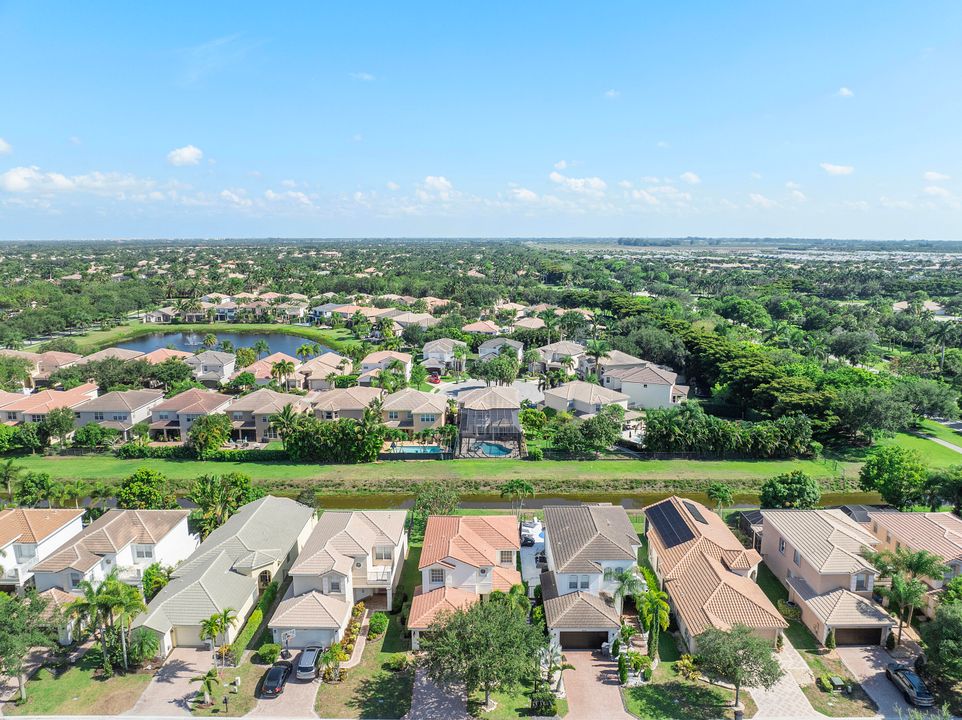 Active With Contract: $689,000 (4 beds, 3 baths, 2530 Square Feet)