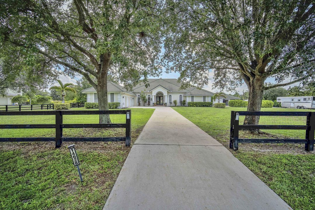 For Sale: $3,355,000 (5 beds, 3 baths, 4489 Square Feet)