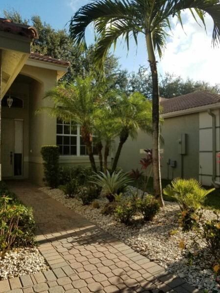 Active With Contract: $4,500 (3 beds, 2 baths, 1617 Square Feet)