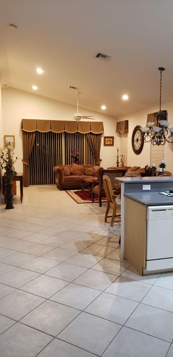 Active With Contract: $4,500 (3 beds, 2 baths, 1617 Square Feet)