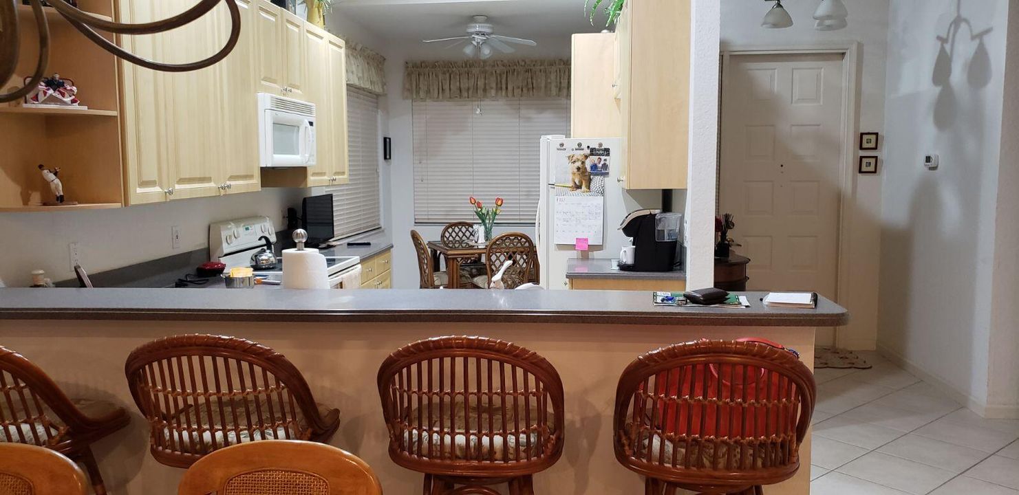 Active With Contract: $4,500 (3 beds, 2 baths, 1617 Square Feet)