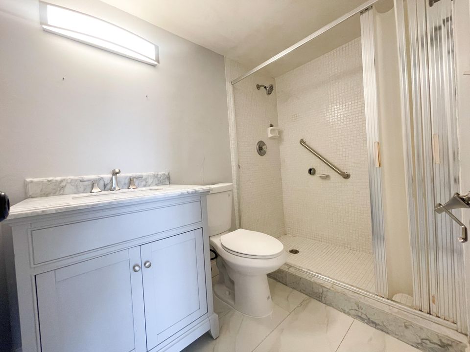 For Sale: $277,000 (2 beds, 2 baths, 1160 Square Feet)