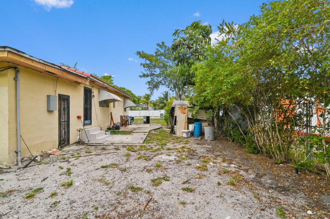 For Sale: $499,900 (3 beds, 2 baths, 1300 Square Feet)