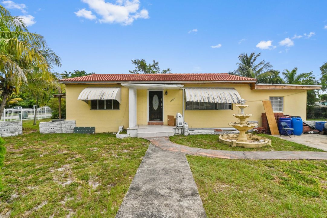 For Sale: $499,900 (3 beds, 2 baths, 1300 Square Feet)