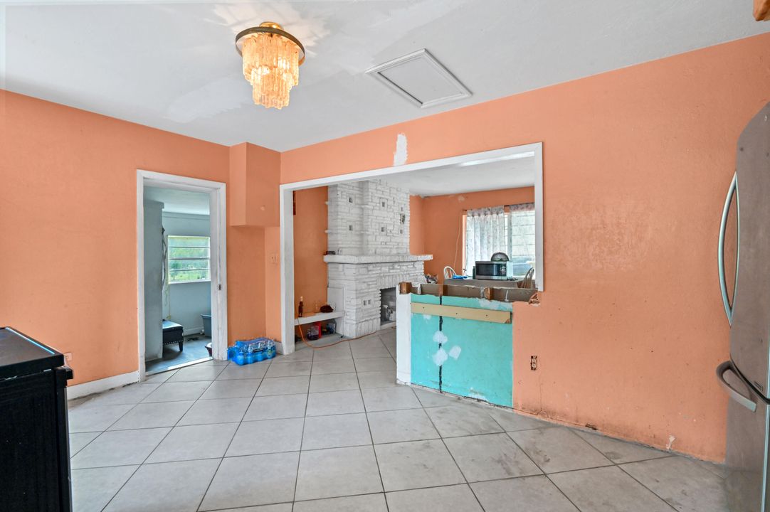 For Sale: $464,900 (3 beds, 2 baths, 1300 Square Feet)