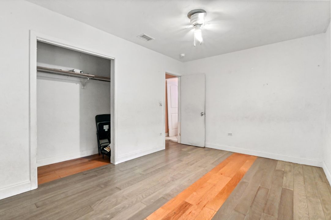 For Sale: $499,900 (3 beds, 2 baths, 1300 Square Feet)