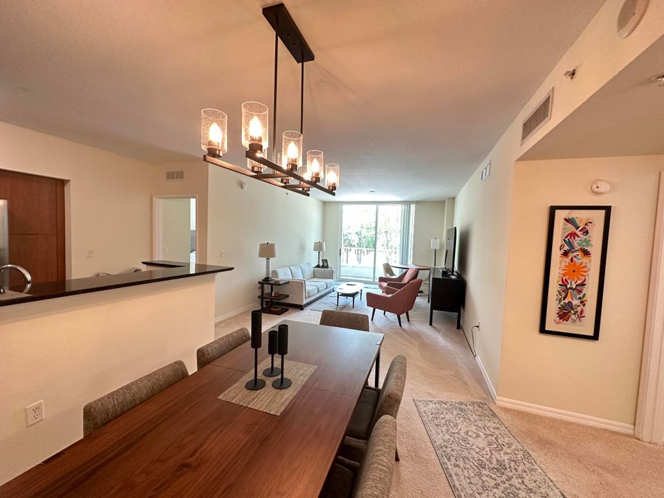 Active With Contract: $5,500 (2 beds, 2 baths, 1153 Square Feet)