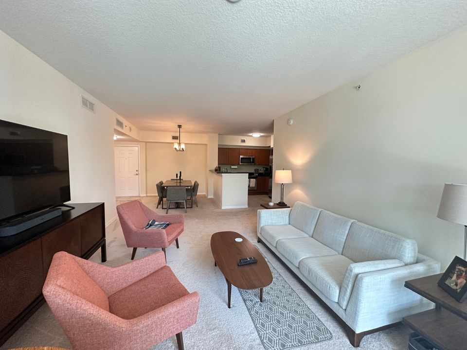 Active With Contract: $5,500 (2 beds, 2 baths, 1153 Square Feet)