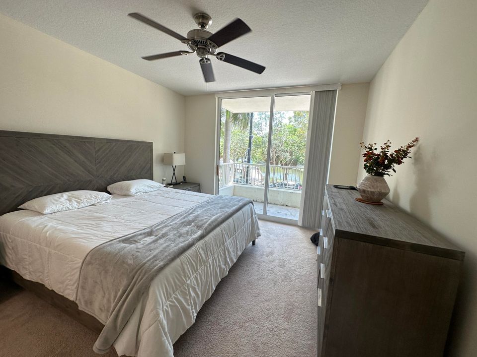 Active With Contract: $5,500 (2 beds, 2 baths, 1153 Square Feet)