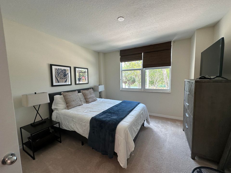 Active With Contract: $5,500 (2 beds, 2 baths, 1153 Square Feet)