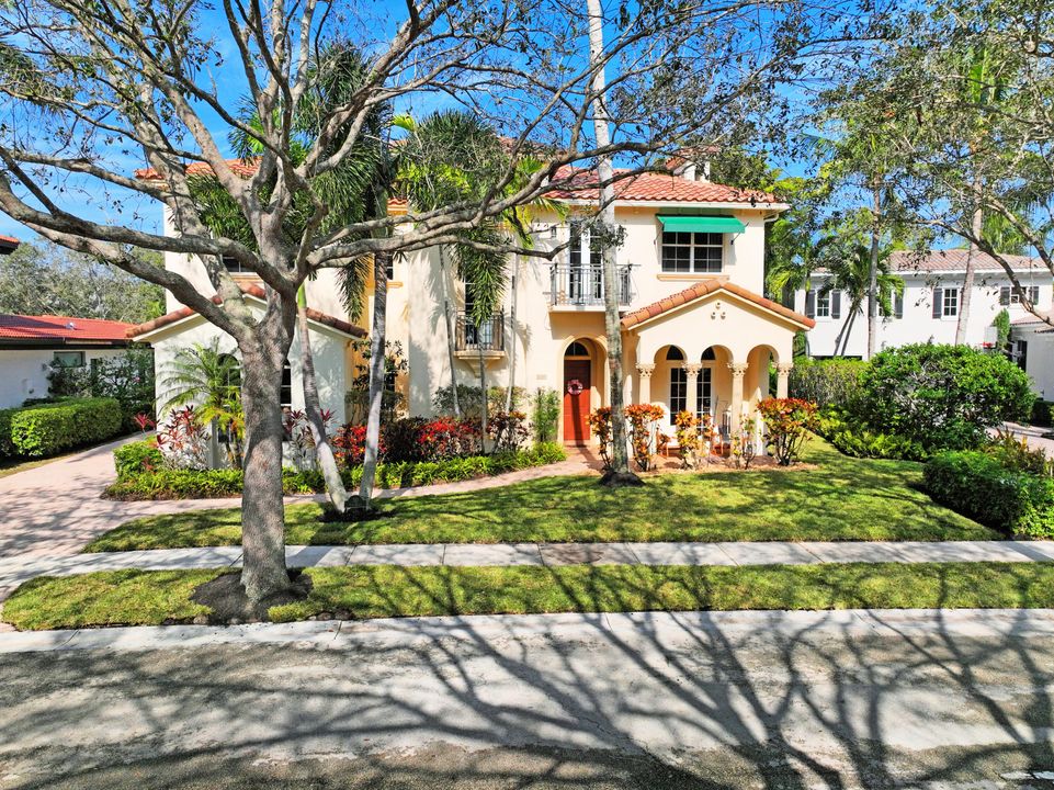 For Sale: $2,500,000 (5 beds, 4 baths, 4312 Square Feet)