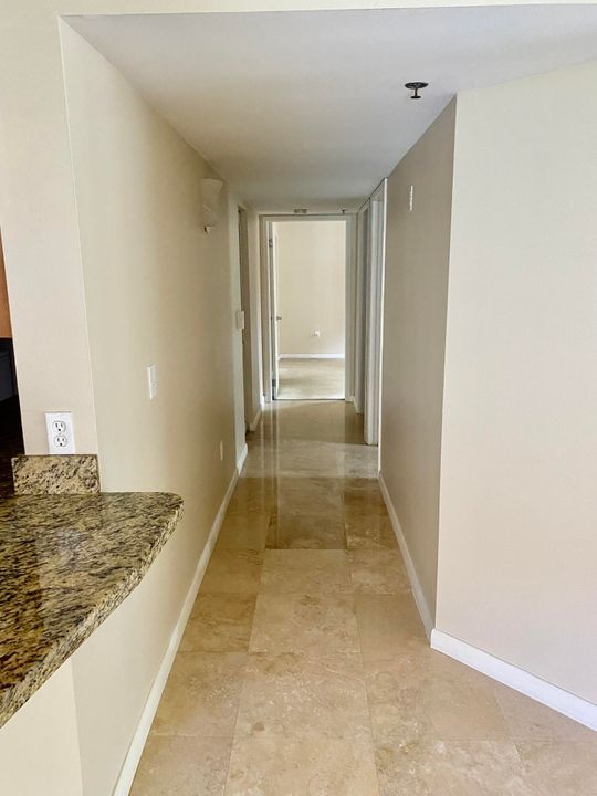 Active With Contract: $2,700 (2 beds, 2 baths, 1102 Square Feet)