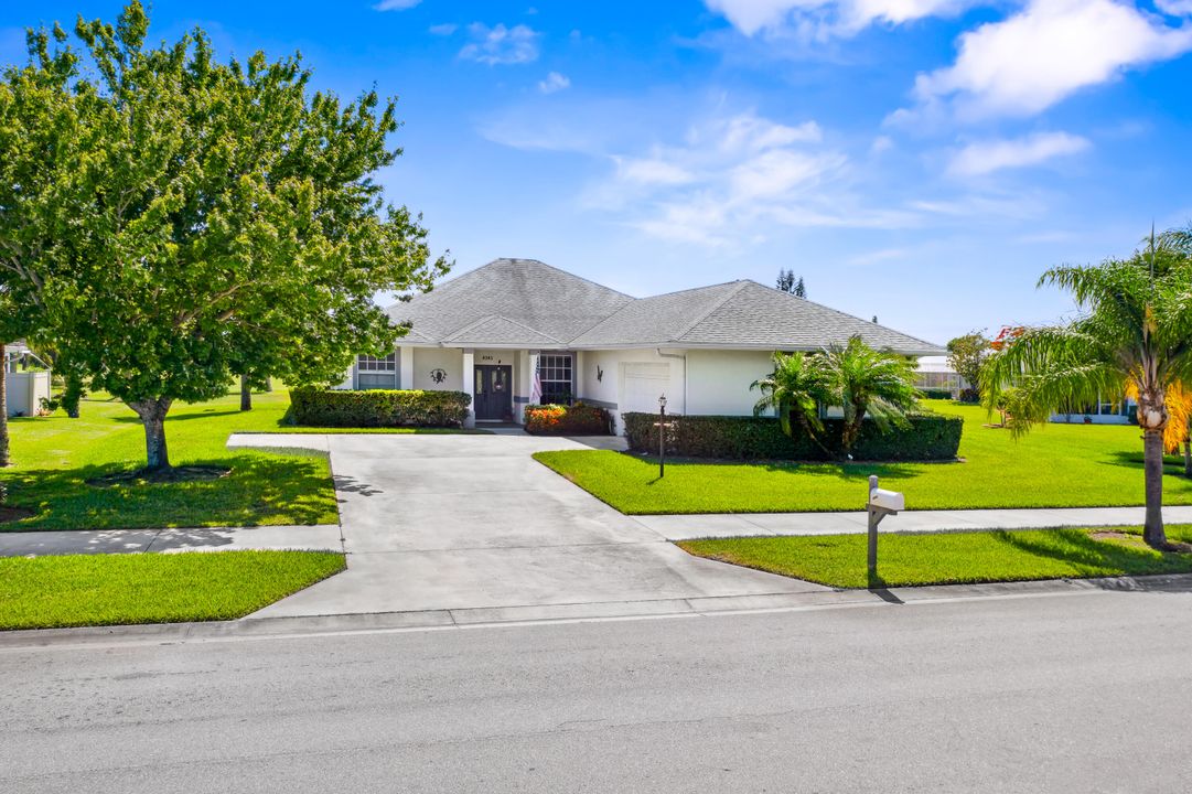 Active With Contract: $429,900 (3 beds, 2 baths, 2235 Square Feet)