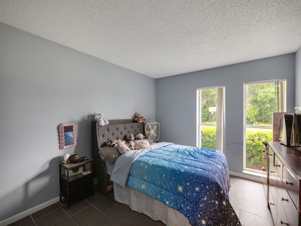 Active With Contract: $310,000 (3 beds, 2 baths, 1564 Square Feet)