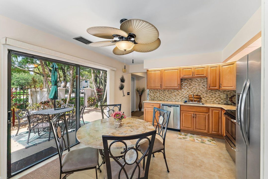 For Sale: $460,000 (2 beds, 3 baths, 1532 Square Feet)