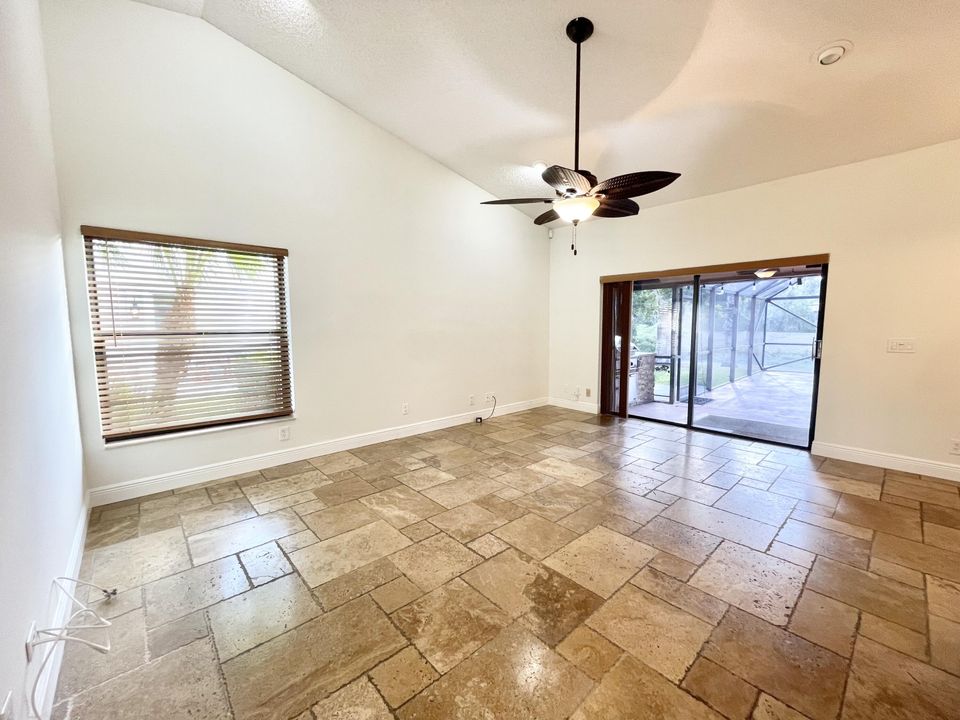 Active With Contract: $5,200 (4 beds, 2 baths, 2285 Square Feet)
