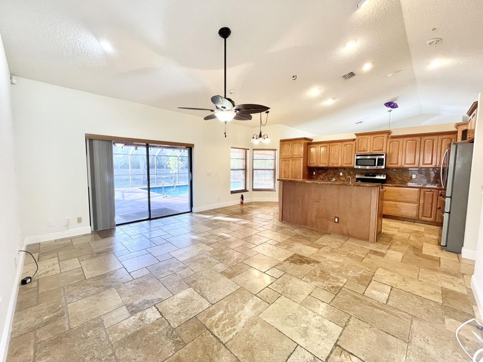 Active With Contract: $5,200 (4 beds, 2 baths, 2285 Square Feet)