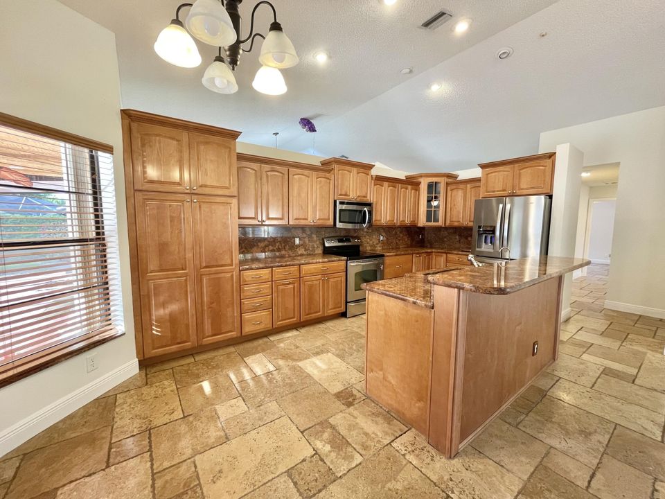 Active With Contract: $5,200 (4 beds, 2 baths, 2285 Square Feet)