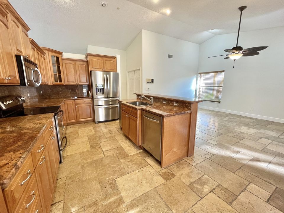 Active With Contract: $5,200 (4 beds, 2 baths, 2285 Square Feet)