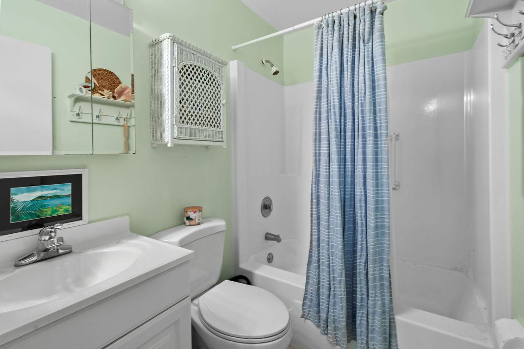 For Sale: $229,900 (3 beds, 2 baths, 1076 Square Feet)