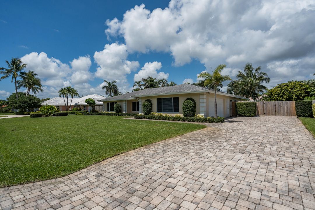 For Sale: $1,150,000 (3 beds, 2 baths, 1936 Square Feet)