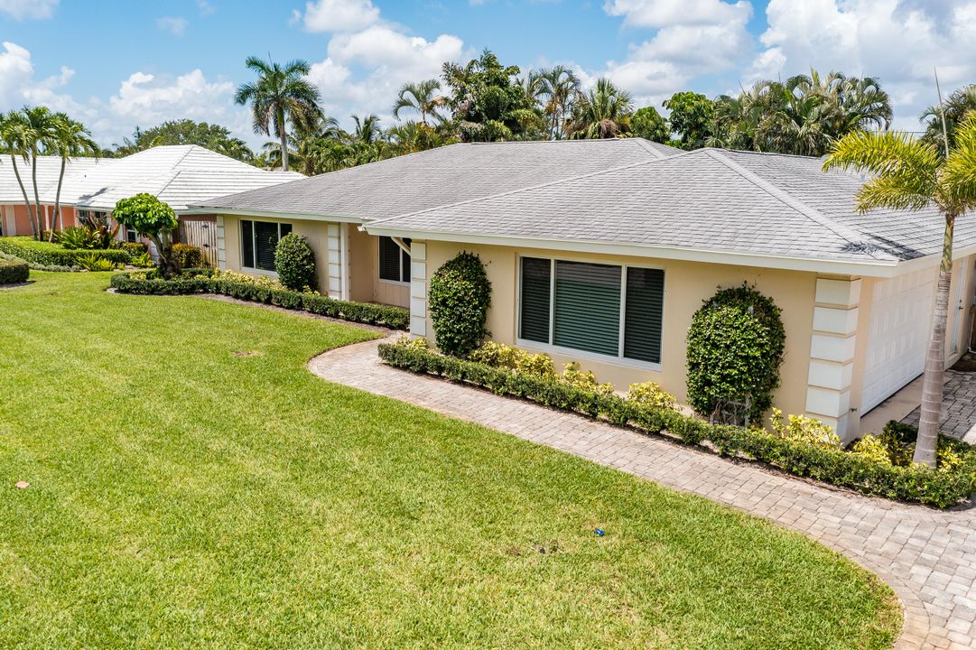 For Sale: $1,150,000 (3 beds, 2 baths, 1936 Square Feet)