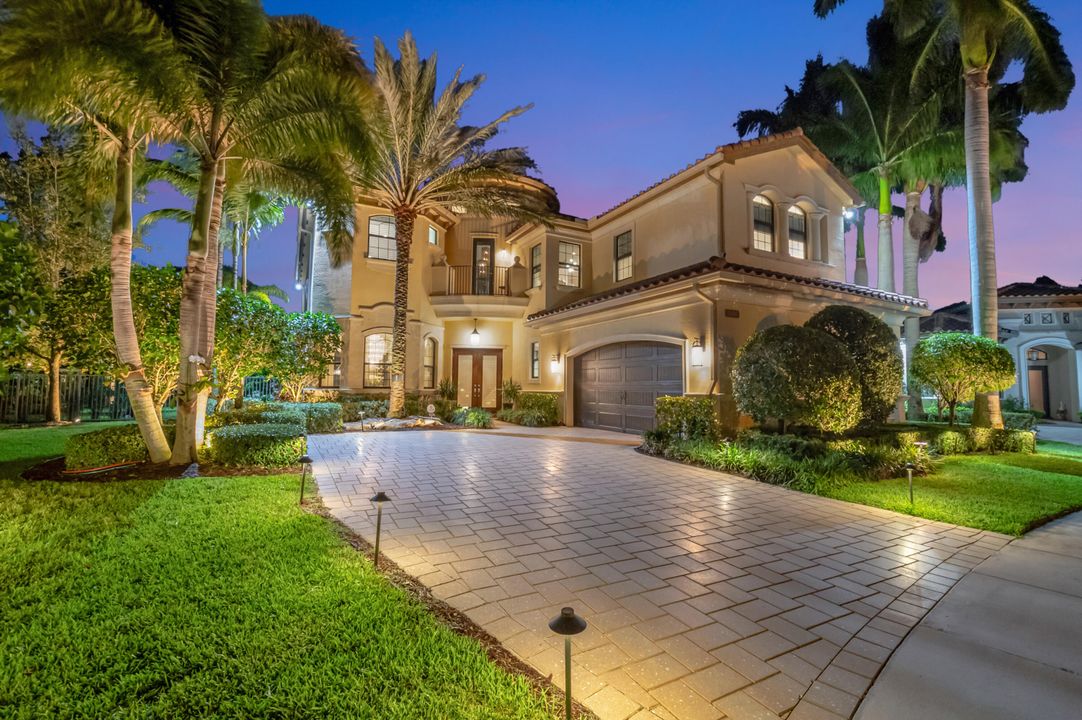 Active With Contract: $2,595,000 (5 beds, 5 baths, 3932 Square Feet)