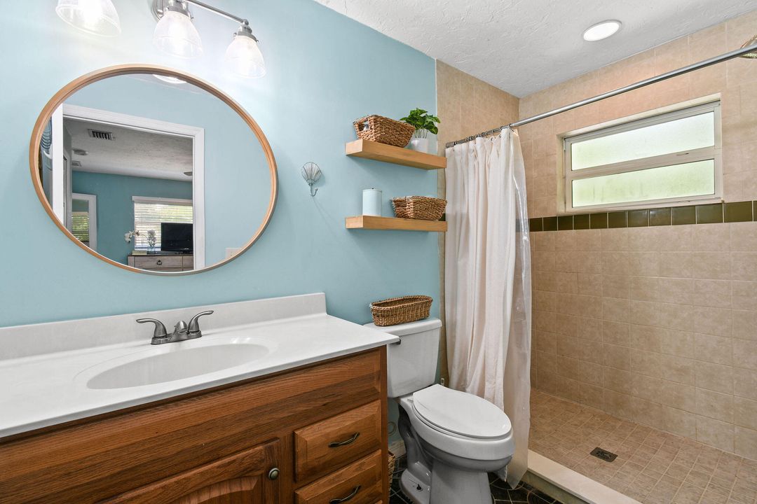 Active With Contract: $364,900 (2 beds, 2 baths, 1161 Square Feet)