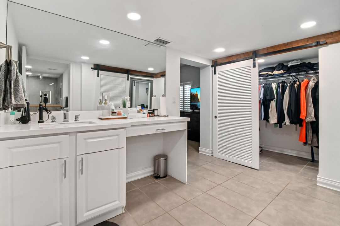 For Sale: $795,000 (2 beds, 2 baths, 1341 Square Feet)