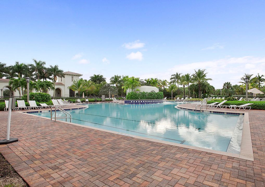Active With Contract: $3,995 (4 beds, 3 baths, 2873 Square Feet)