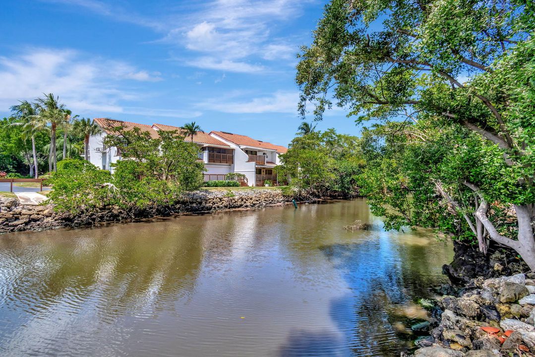 For Sale: $1,400,000 (3 beds, 2 baths, 2265 Square Feet)