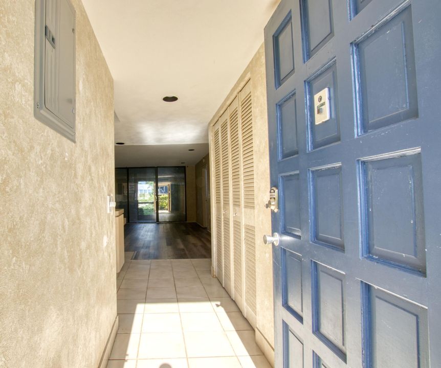 Active With Contract: $2,100 (3 beds, 2 baths, 1331 Square Feet)