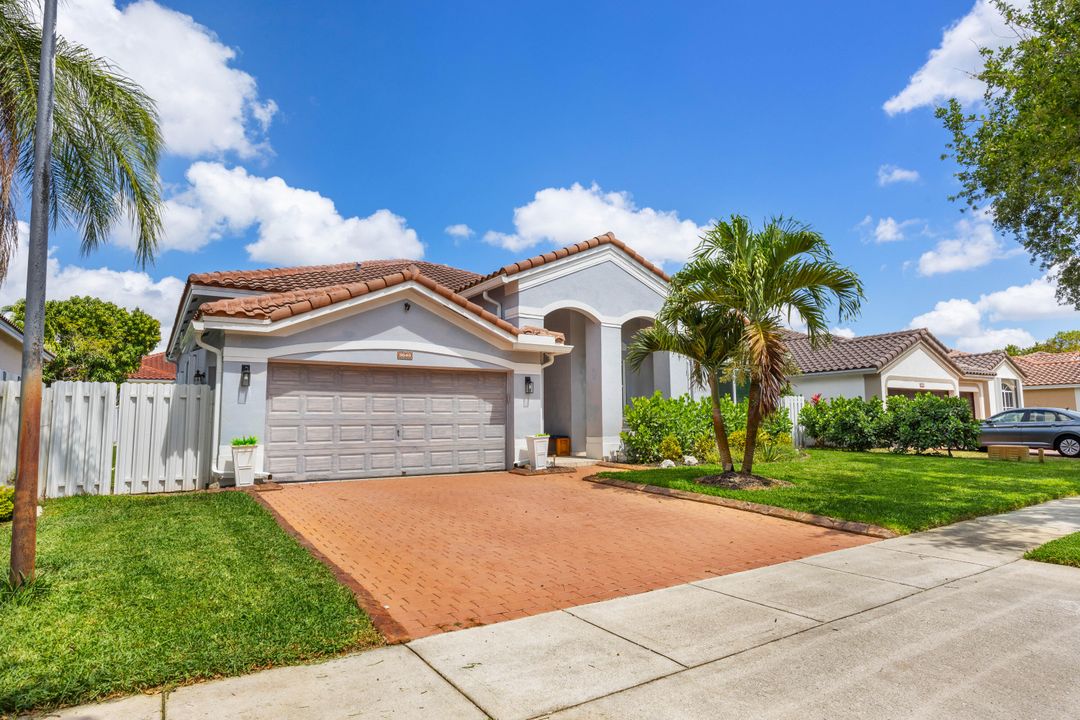 Active With Contract: $4,200 (4 beds, 2 baths, 2481 Square Feet)