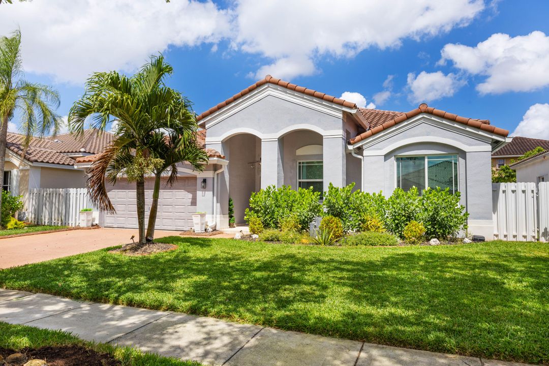 Active With Contract: $4,200 (4 beds, 2 baths, 2481 Square Feet)