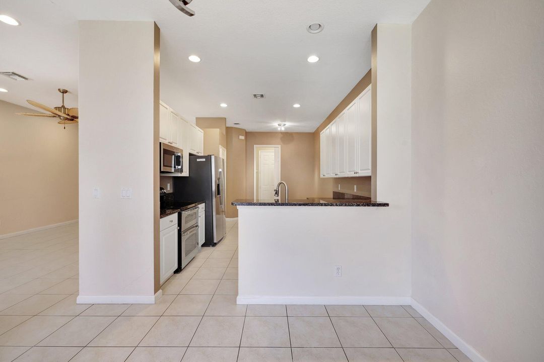 For Rent: $2,650 (3 beds, 2 baths, 2123 Square Feet)