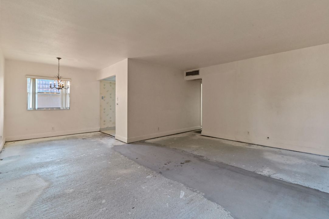 For Sale: $110,000 (2 beds, 2 baths, 883 Square Feet)