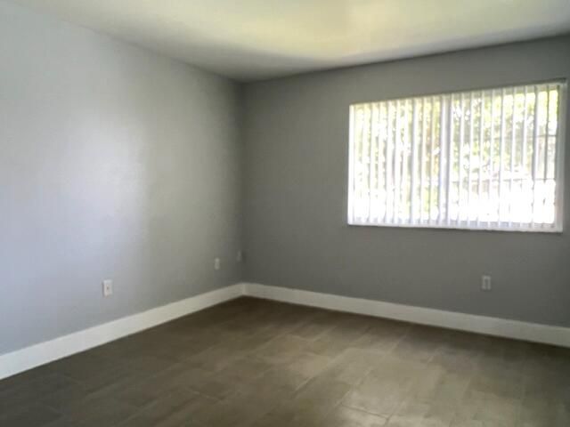 For Rent: $2,700 (3 beds, 2 baths, 1227 Square Feet)