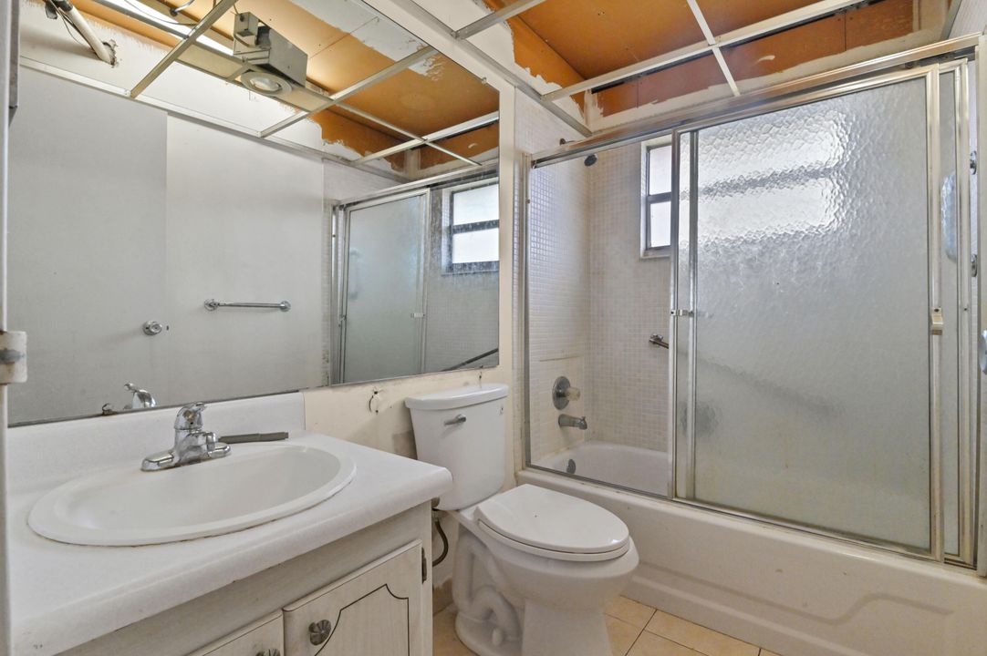 For Sale: $110,000 (2 beds, 2 baths, 883 Square Feet)