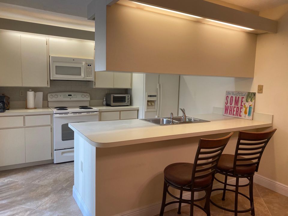 For Sale: $449,000 (2 beds, 2 baths, 1236 Square Feet)