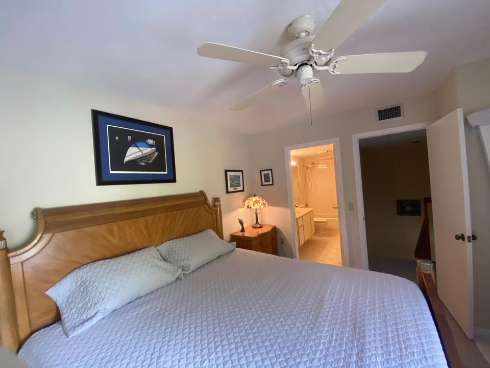 For Sale: $449,000 (2 beds, 2 baths, 1236 Square Feet)