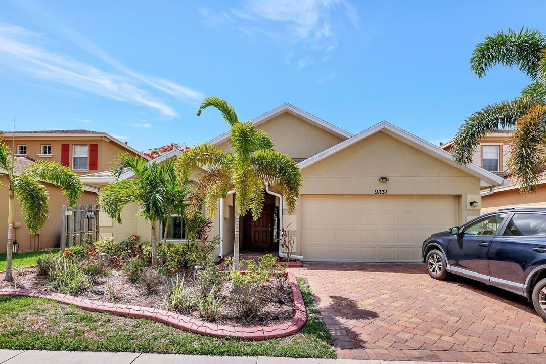 Active With Contract: $339,900 (4 beds, 2 baths, 1774 Square Feet)