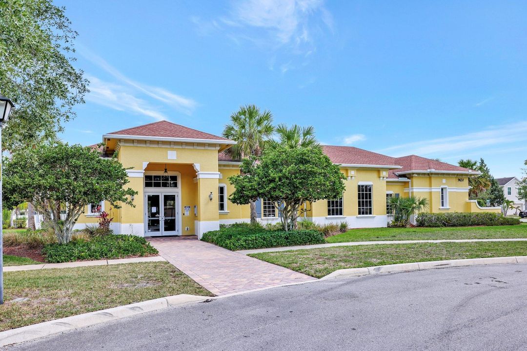 Active With Contract: $339,900 (4 beds, 2 baths, 1774 Square Feet)