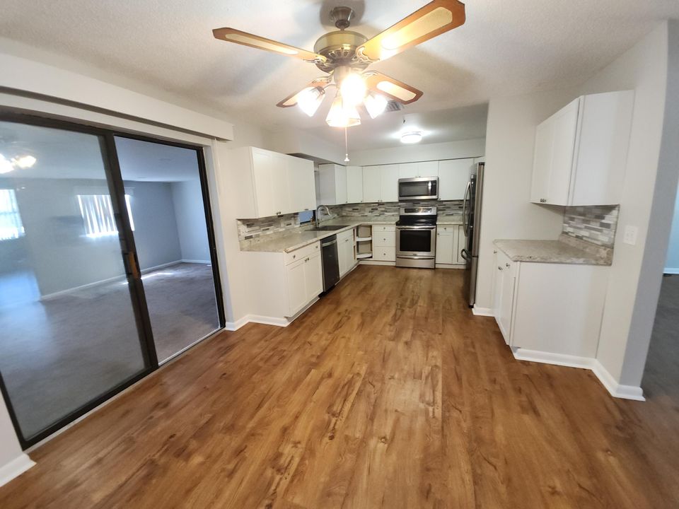 For Rent: $2,400 (3 beds, 2 baths, 1794 Square Feet)